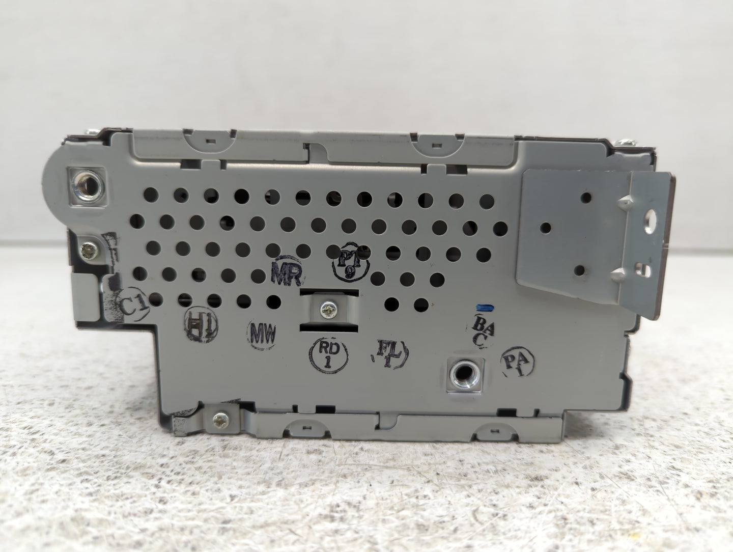 2008-2012 Land Rover Lr2 Radio AM FM Cd Player Receiver Replacement P/N:7G9N-18C815-TA Fits Fits 2008 2009 2010 2011 2012 20