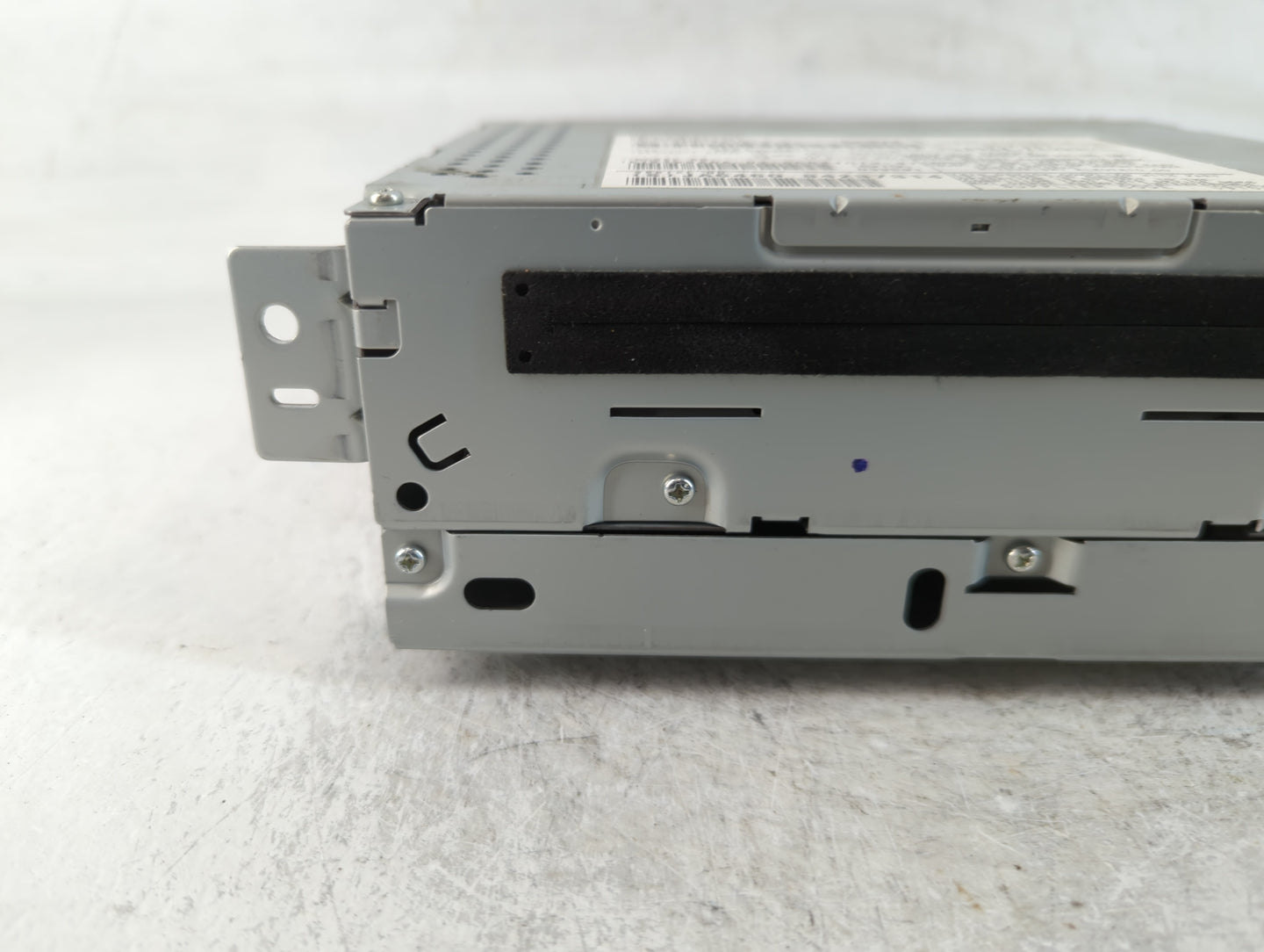 2008-2011 Land Rover Lr2 Radio AM FM Cd Player Receiver Replacement P/N:7G9N-18C815-TA Fits Fits 2008 2009 2010 2011 OEM Use