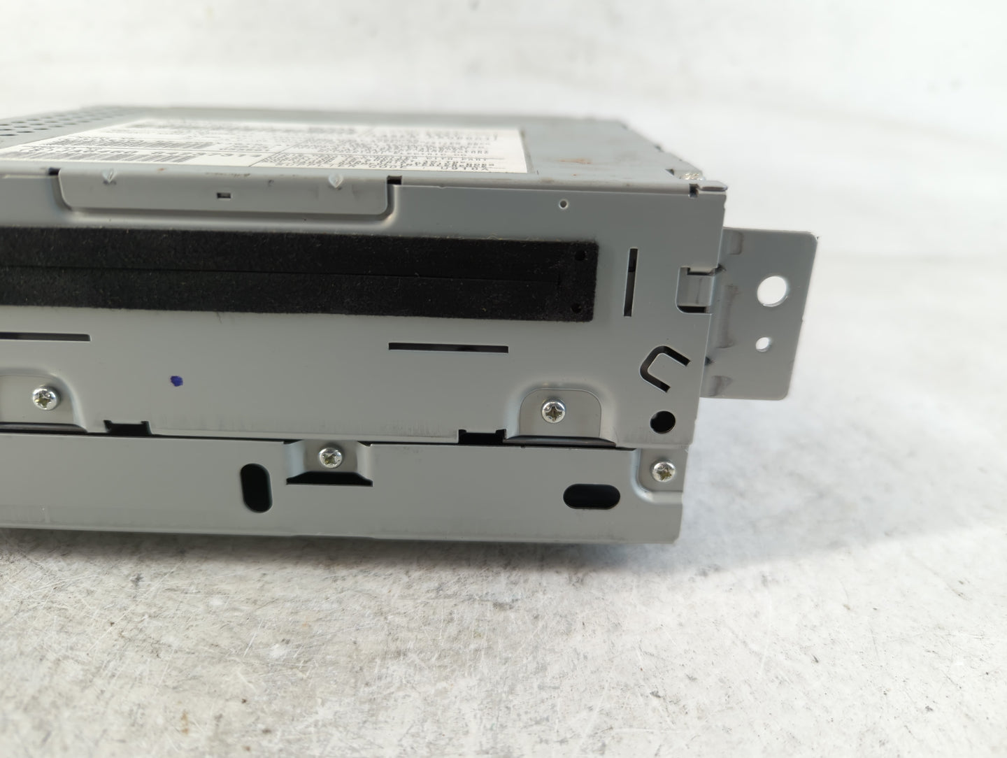 2008-2011 Land Rover Lr2 Radio AM FM Cd Player Receiver Replacement P/N:7G9N-18C815-TA Fits Fits 2008 2009 2010 2011 OEM Use
