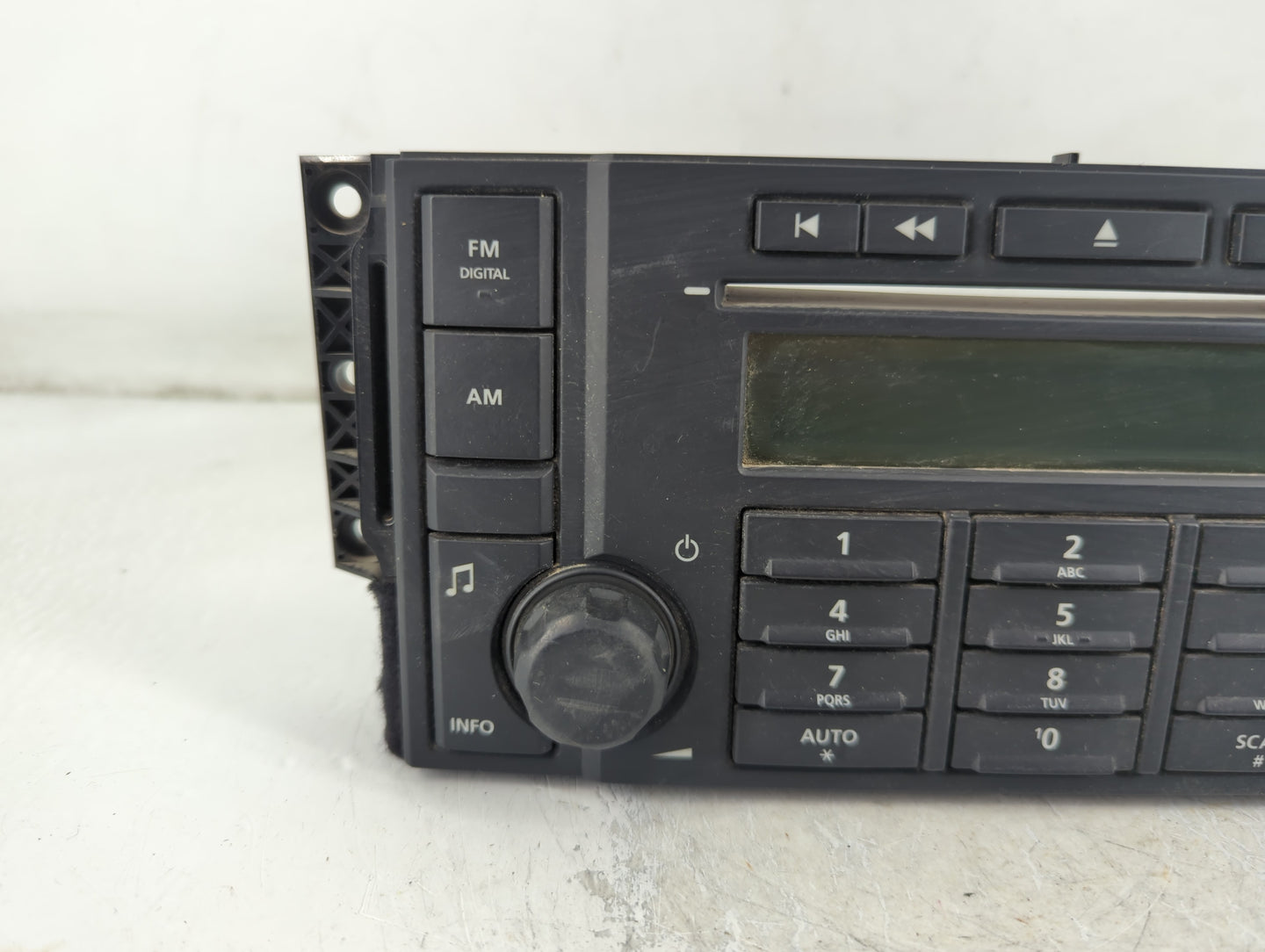 2008-2012 Land Rover Lr2 Radio AM FM Cd Player Receiver Replacement P/N:6H52-18845-AC Fits Fits 2008 2009 2010 2011 2012 OEM