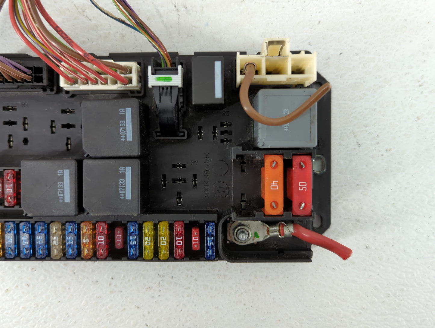2007-2009 Land Rover Range Rover Fusebox Fuse Box Panel Relay Module P/N:8H32-14290-AA Fits Fits 2007 2008 2009 OEM Used Aut