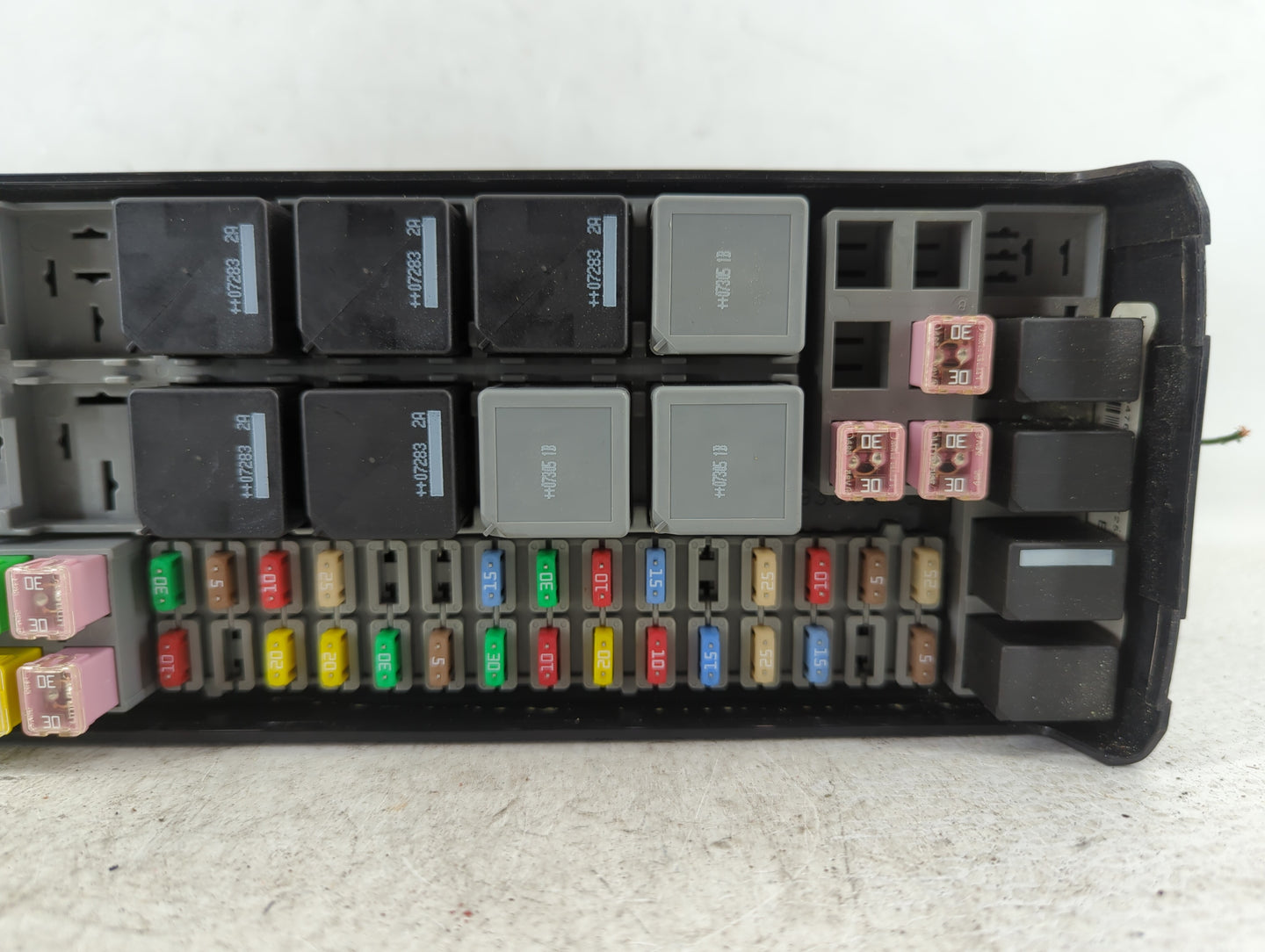 2007-2009 Land Rover Range Rover Fusebox Fuse Box Panel Relay Module P/N:YMB507310C YMB507130C Fits Fits 2007 2008 2009 OEM 