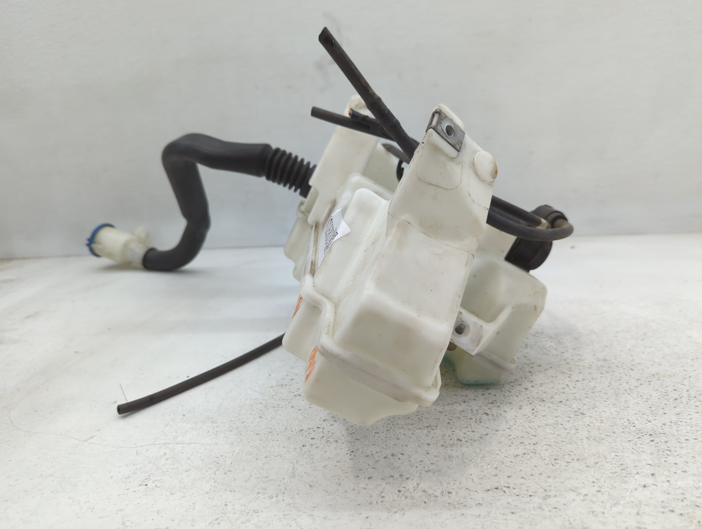2009 Range Rover Evoque Windshield Washer Fluid Reservoir Bottle Oem - Oemusedautoparts1.com