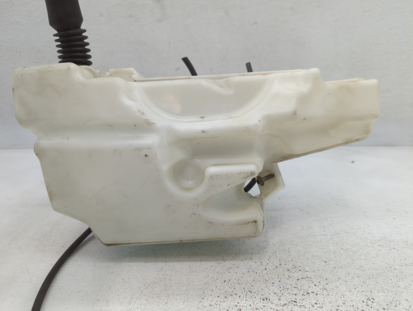 2009 Range Rover Evoque Windshield Washer Fluid Reservoir Bottle Oem - Oemusedautoparts1.com