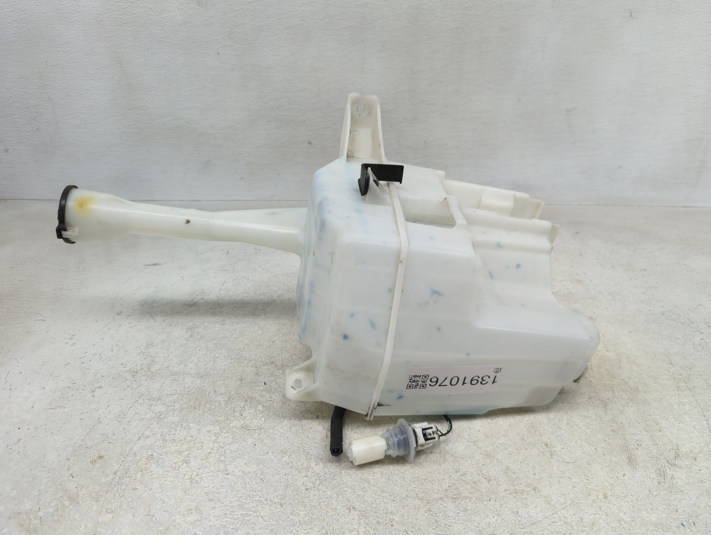 2007-2012 Lexus Es350 Windshield Washer Fluid Reservoir Bottle Oem - Oemusedautoparts1.com