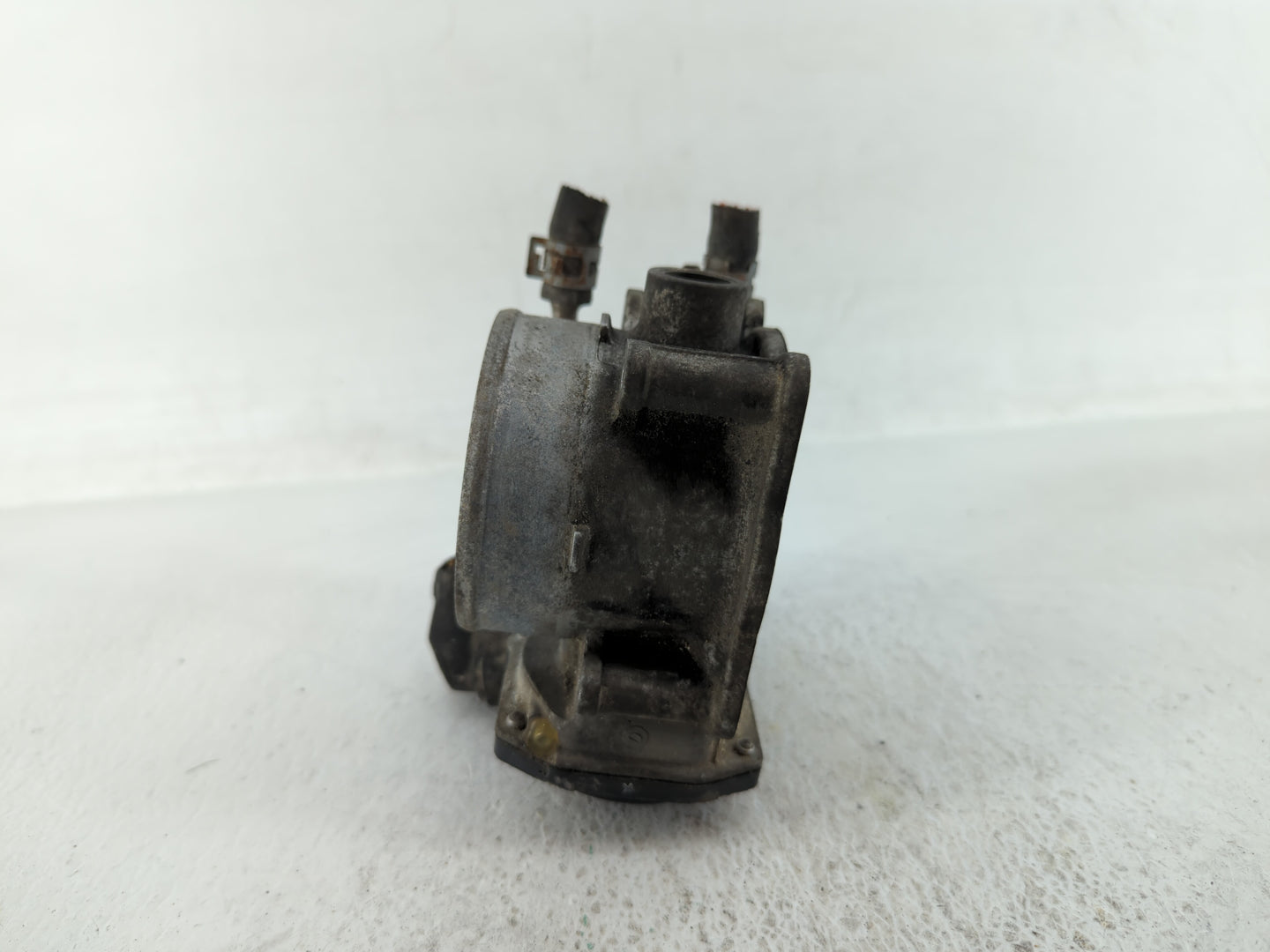 2007-2018 Lexus Es350 Throttle Body P/N:22030-0P050 22030-31030 Fits OEM Used Auto Parts - Oemusedautoparts1.com