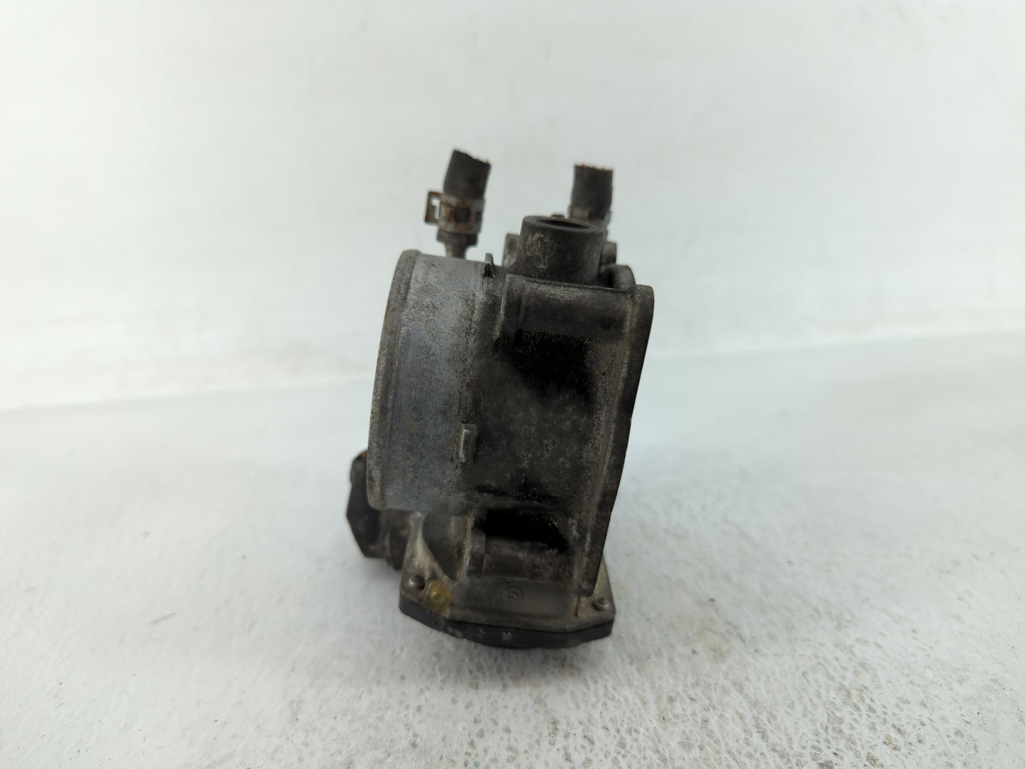 2007-2018 Lexus Es350 Throttle Body P/N:22030-0P050 22030-31030 Fits OEM Used Auto Parts - Oemusedautoparts1.com