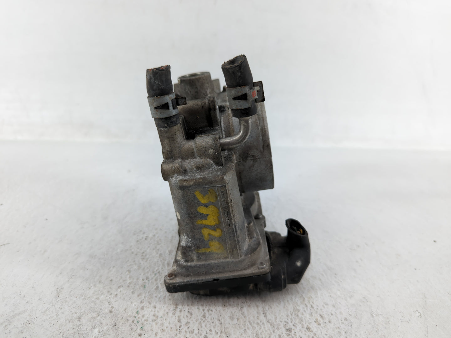 2007-2018 Lexus Es350 Throttle Body P/N:22030-0P050 22030-31030 Fits OEM Used Auto Parts - Oemusedautoparts1.com