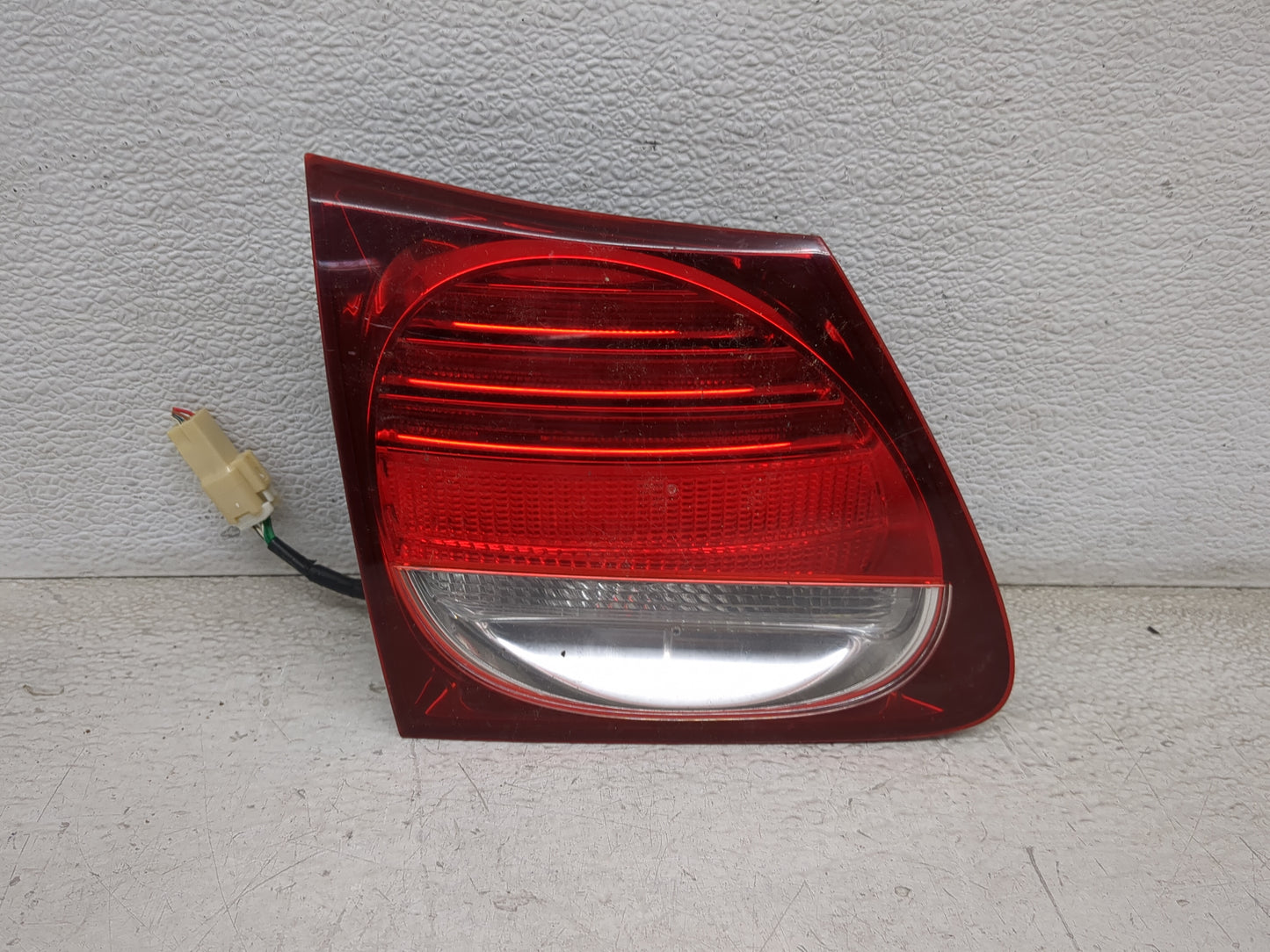 2007-2011 Lexus Gs350 Driver Left Side Deck Lid Mounted Tail Light - Oemusedautoparts1.com
