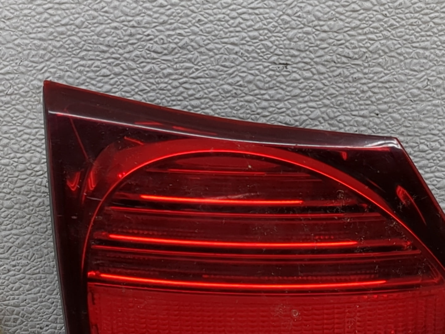 2007-2011 Lexus Gs350 Driver Left Side Deck Lid Mounted Tail Light - Oemusedautoparts1.com
