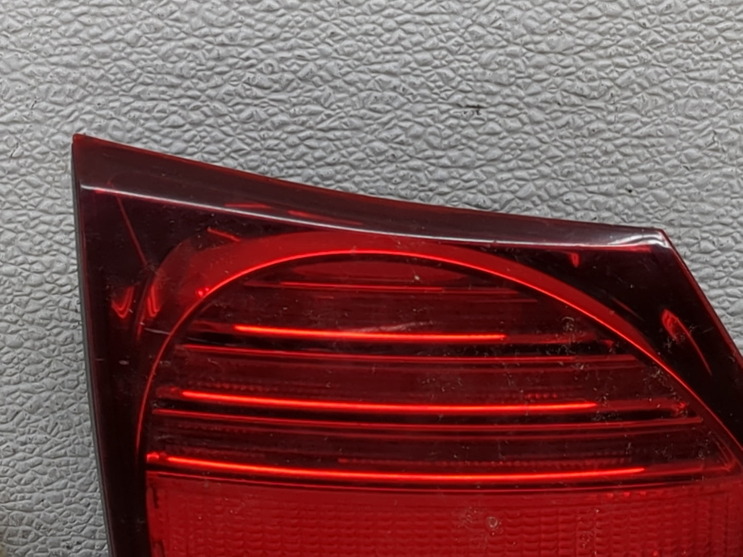 2007-2011 Lexus Gs350 Driver Left Side Deck Lid Mounted Tail Light - Oemusedautoparts1.com