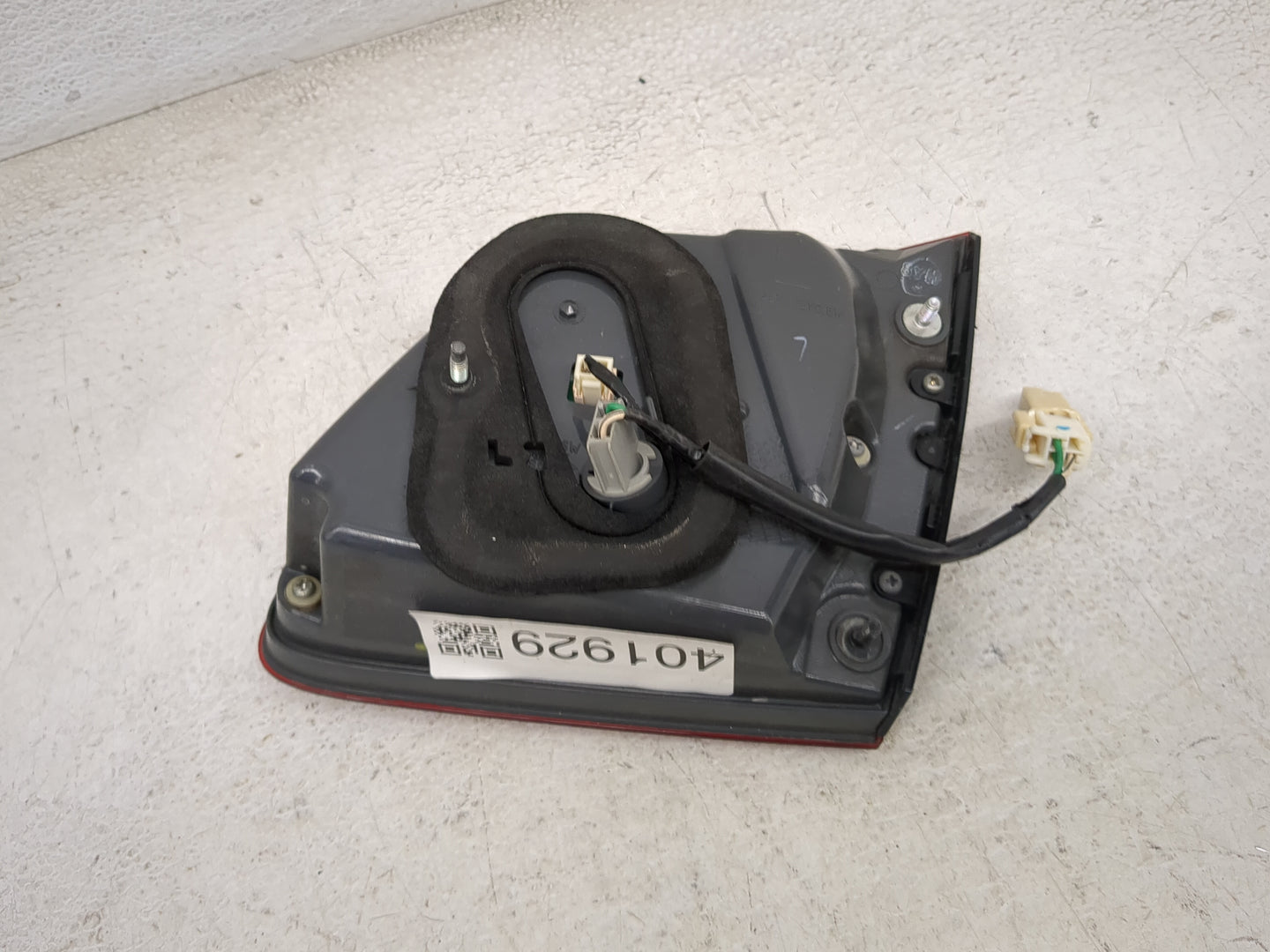 2007-2011 Lexus Gs350 Driver Left Side Deck Lid Mounted Tail Light - Oemusedautoparts1.com