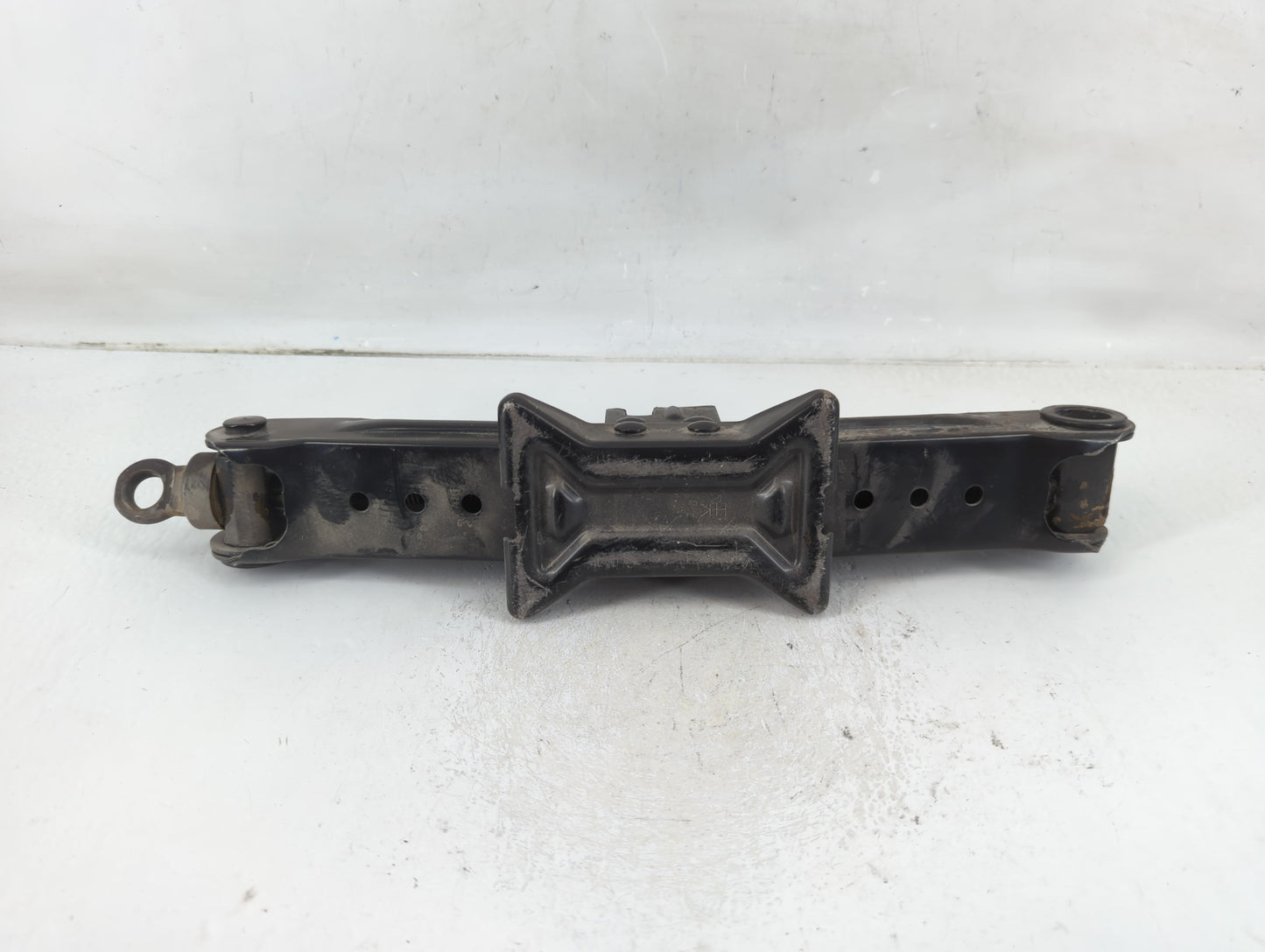 2009 Lexus Ls460 Spare Scissor Car Jack - Oemusedautoparts1.com