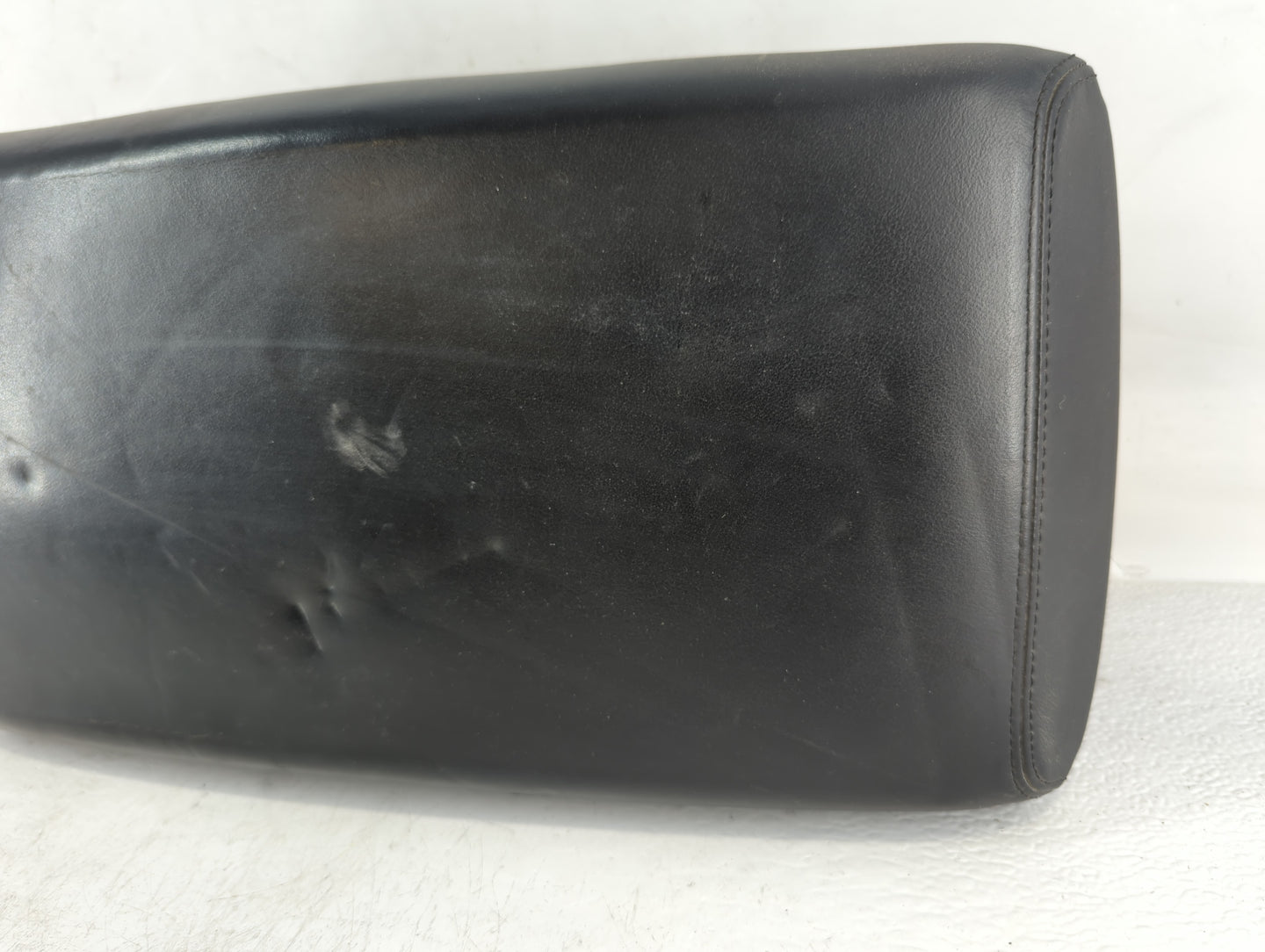 2009 Lexus Ls460 Center Console Armrest Cover Lid Black - Oemusedautoparts1.com