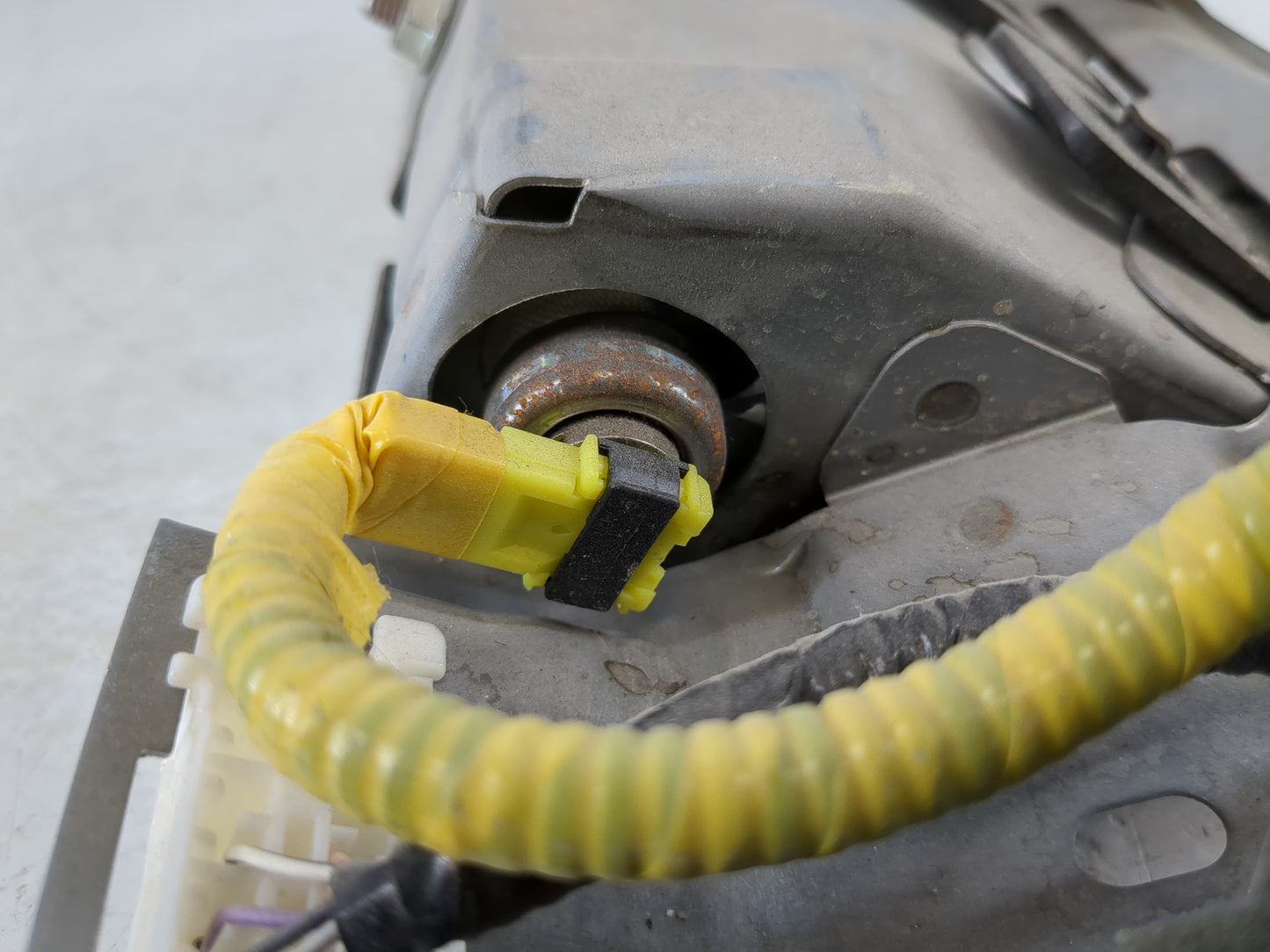 2007-2009 Lexus Rx350 Air Bag Driver Left Knee OEM P/N:101451108M06 Fits Fits 2004 2005 2006 2007 2008 2009 OEM Used Auto Pa