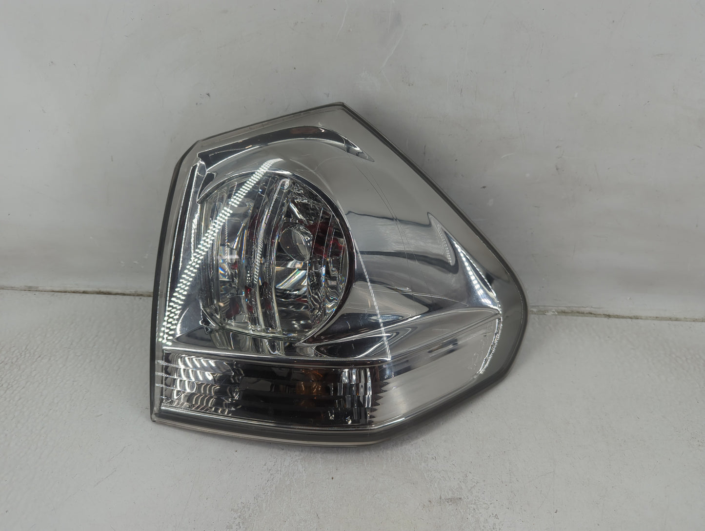 2007-2009 Lexus Rx350 Tail Light Assembly Passenger Right OEM Fits Fits 2004 2005 2006 2007 2008 2009 OEM Used Auto Parts - 