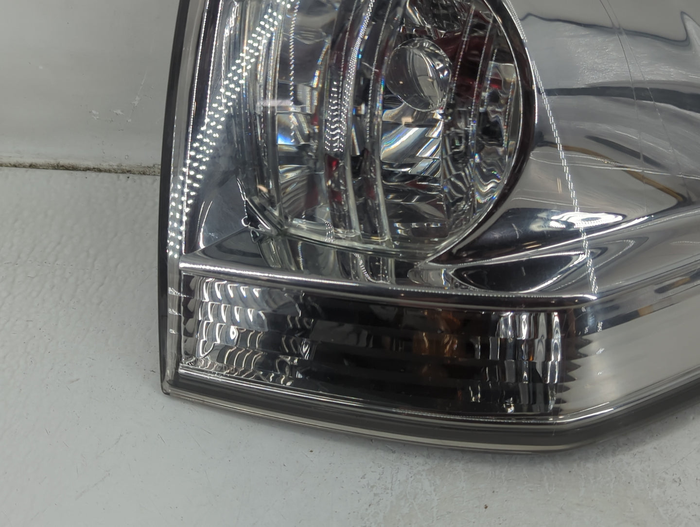 2007-2009 Lexus Rx350 Tail Light Assembly Passenger Right OEM Fits Fits 2004 2005 2006 2007 2008 2009 OEM Used Auto Parts - 