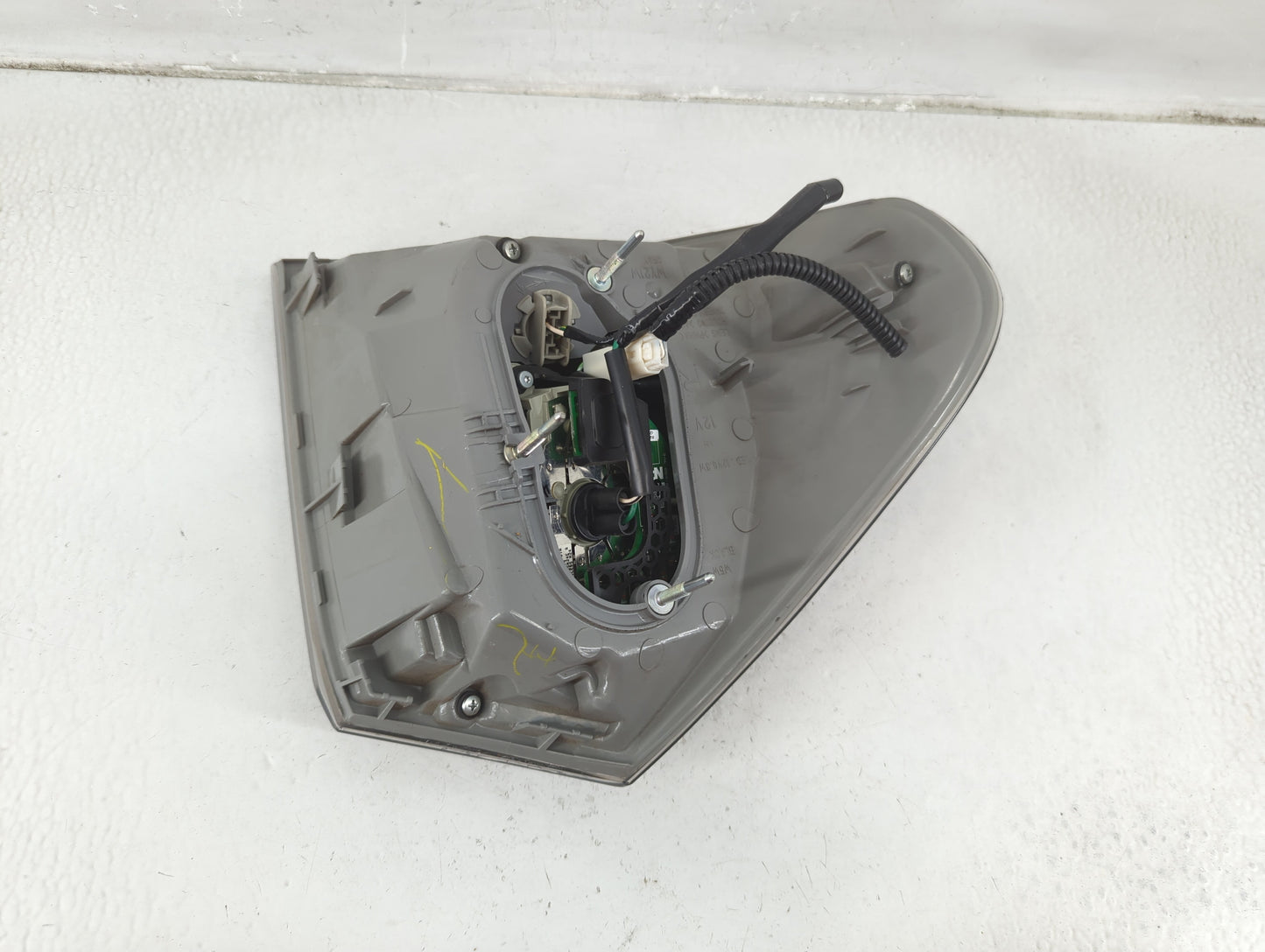 2007-2009 Lexus Rx350 Tail Light Assembly Passenger Right OEM Fits Fits 2004 2005 2006 2007 2008 2009 OEM Used Auto Parts - 