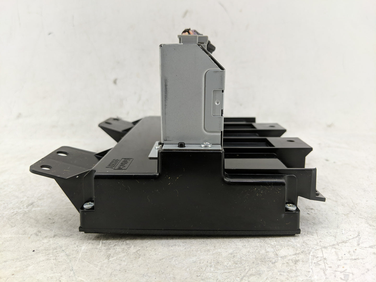 2009 Lincoln Mks Radio AM FM Cd Player Receiver Replacement P/N:8A5T-19C116-AM Fits OEM Used Auto Parts - Oemusedautoparts1.