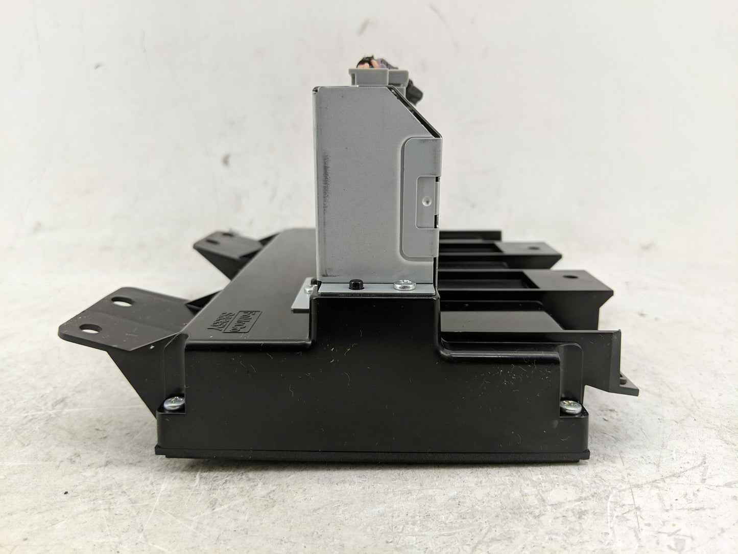 2009 Lincoln Mks Radio AM FM Cd Player Receiver Replacement P/N:8A5T-19C116-AM Fits OEM Used Auto Parts - Oemusedautoparts1.