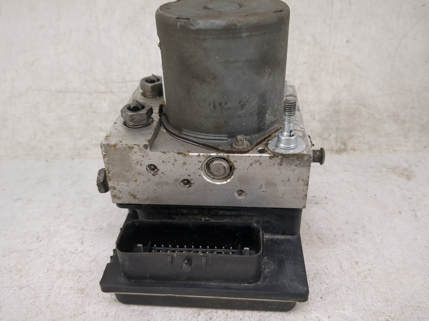 2009 Lincoln Mks ABS Pump Control Module Replacement P/N:0265236229 0265950543, 8A53-2C405-BA, 89113, E0132 Fits OEM Used Au