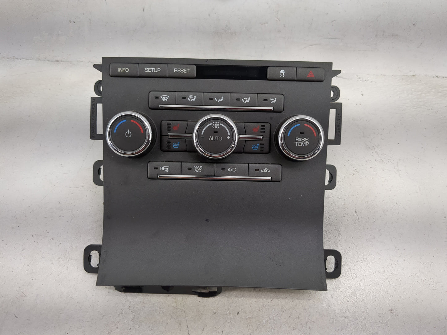 2009 Lincoln Mks Climate Control Module Temperature AC/Heater Replacement P/N:18C612-DZU7A Fits OEM Used Auto Parts - Oemuse