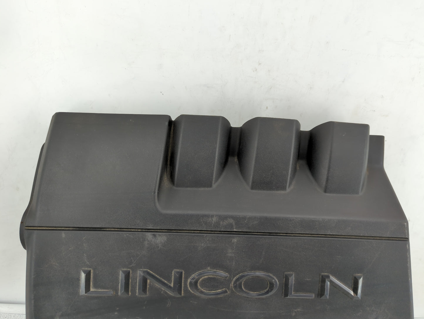 2009 Lincoln Mks Engine Cover - Oemusedautoparts1.com