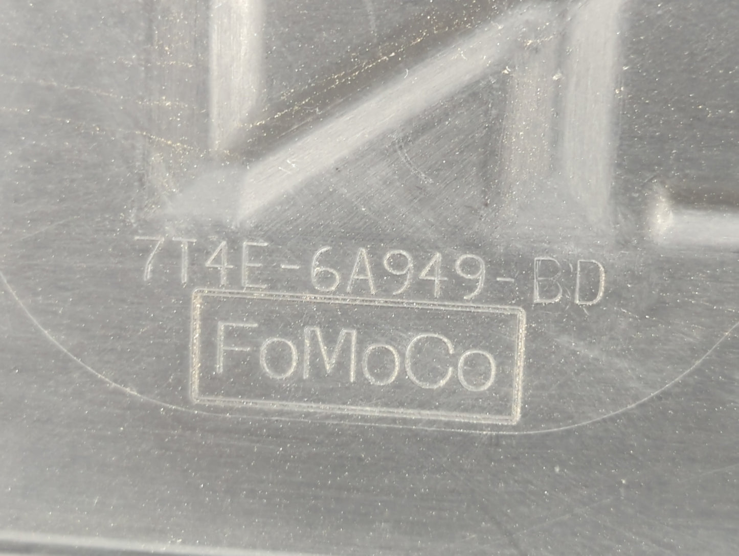 2009 Lincoln Mks Engine Cover - Oemusedautoparts1.com