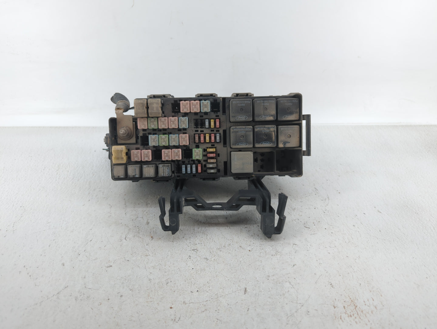 2009-2012 Lincoln Mks Fusebox Fuse Box Panel Relay Module P/N:8A5T-14A003-AA 8G1T-14A003-A0 Fits Fits 2009 2010 2011 2012 OE