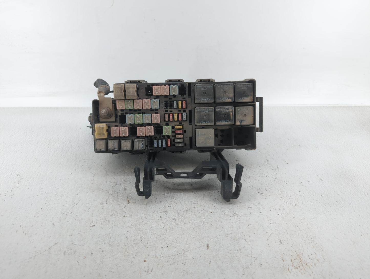 2009-2012 Lincoln Mks Fusebox Fuse Box Panel Relay Module P/N:8A5T-14A003-AA 8G1T-14A003-A0 Fits Fits 2009 2010 2011 2012 OE