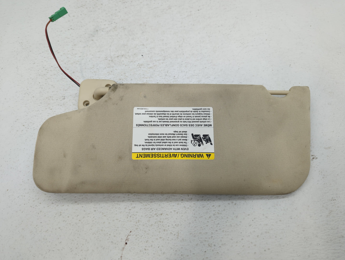 2009 Lincoln Mks Sun Visor Shade Replacement Passenger Right Mirror Fits OEM Used Auto Parts - Oemusedautoparts1.com