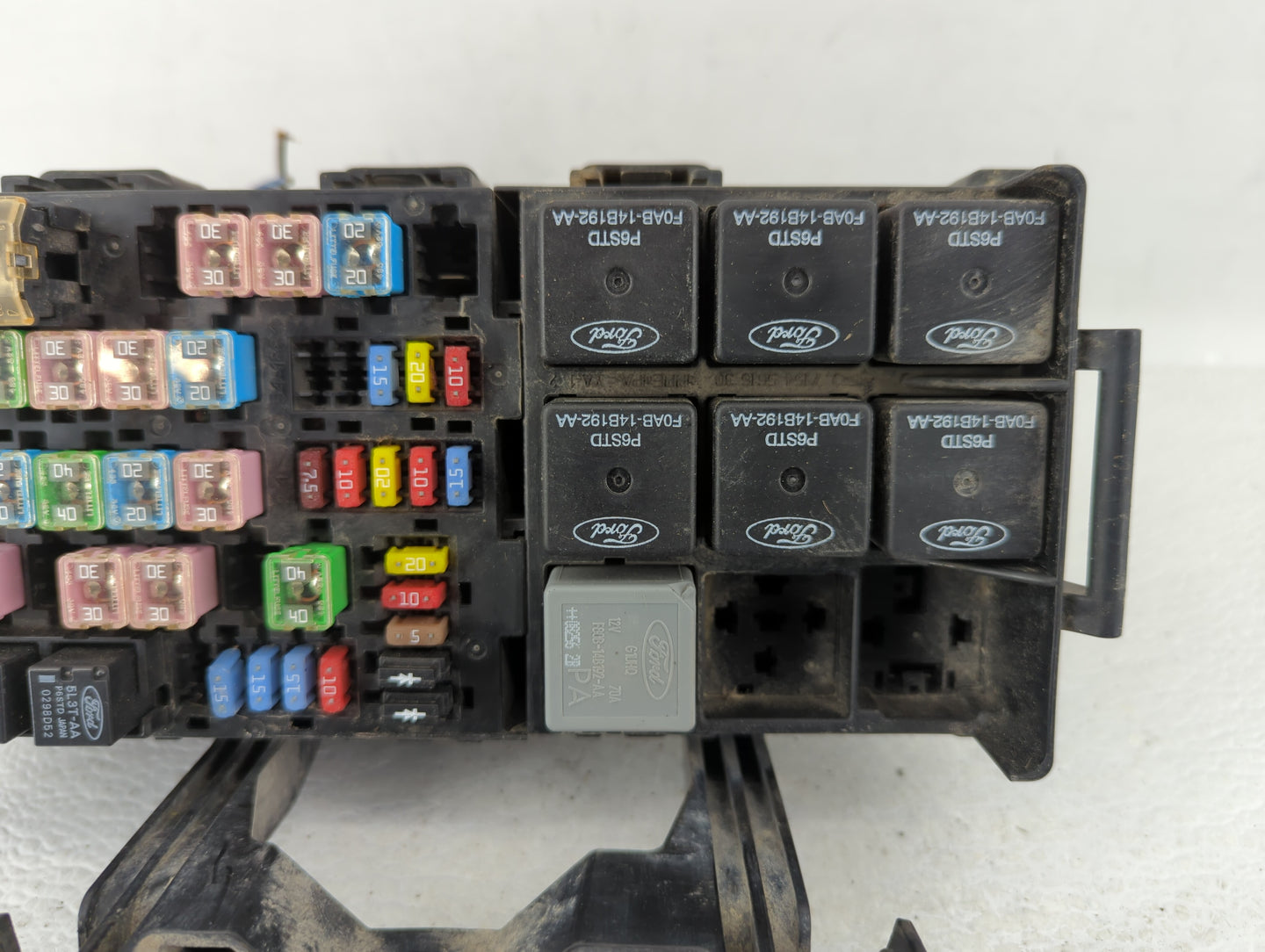 2009-2012 Lincoln Mks Fusebox Fuse Box Panel Relay Module P/N:8A5T-14A003-AA 8G1T-14A003-A0 Fits Fits 2009 2010 2011 2012 OE