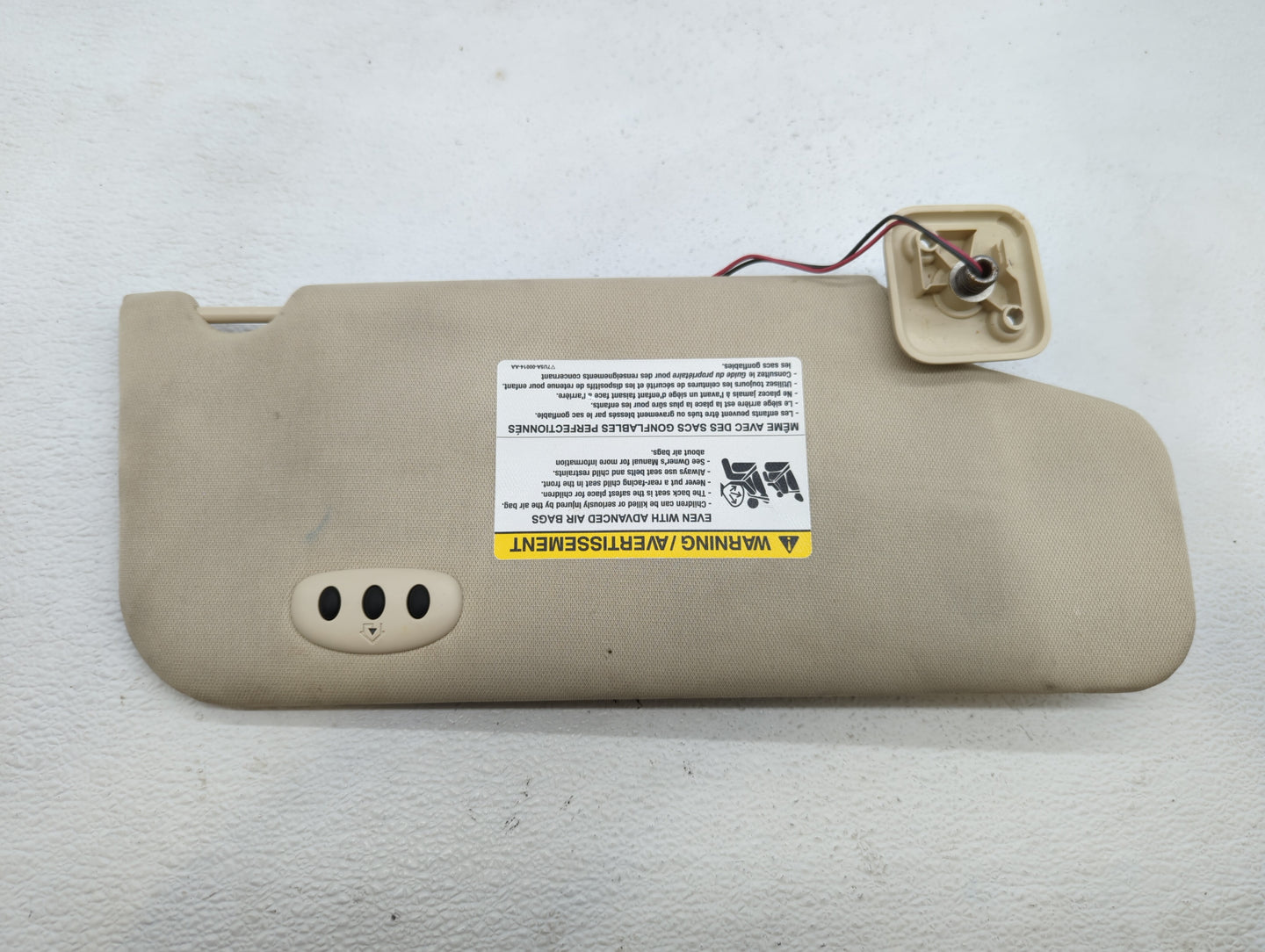 2009 Lincoln Mks Sun Visor Shade Replacement Driver Left Mirror Fits OEM Used Auto Parts - Oemusedautoparts1.com