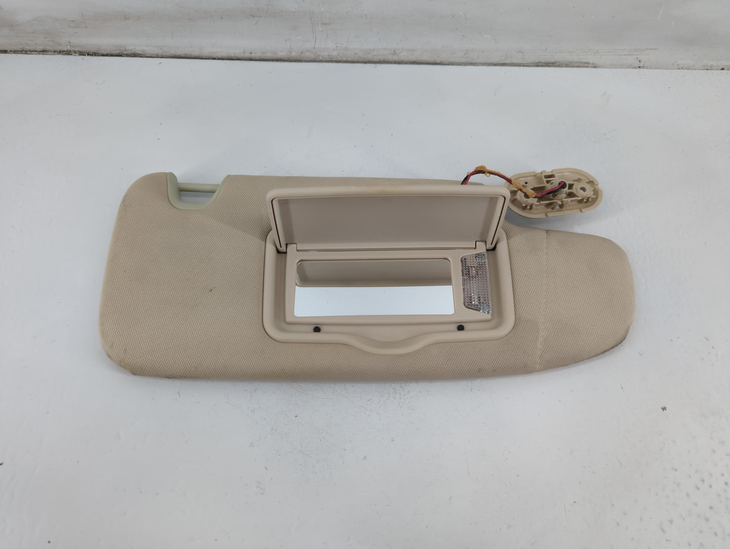 2007-2009 Lincoln Mkz Sun Visor Shade Replacement Passenger Right Mirror Fits Fits 2006 2007 2008 2009 OEM Used Auto Parts -