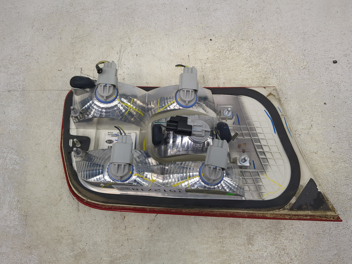 2007-2009 Lincoln Mkz Passenger Right Side Deck Lid Mounted Tail Light - Oemusedautoparts1.com