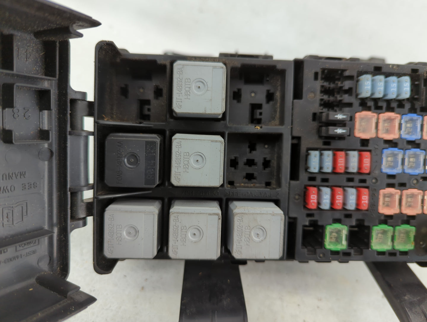 2007-2010 Lincoln Mkz Fusebox Fuse Box Panel Relay Module P/N:7E5T-14A003-AB Fits Fits 2007 2008 2009 2010 OEM Used Auto Par