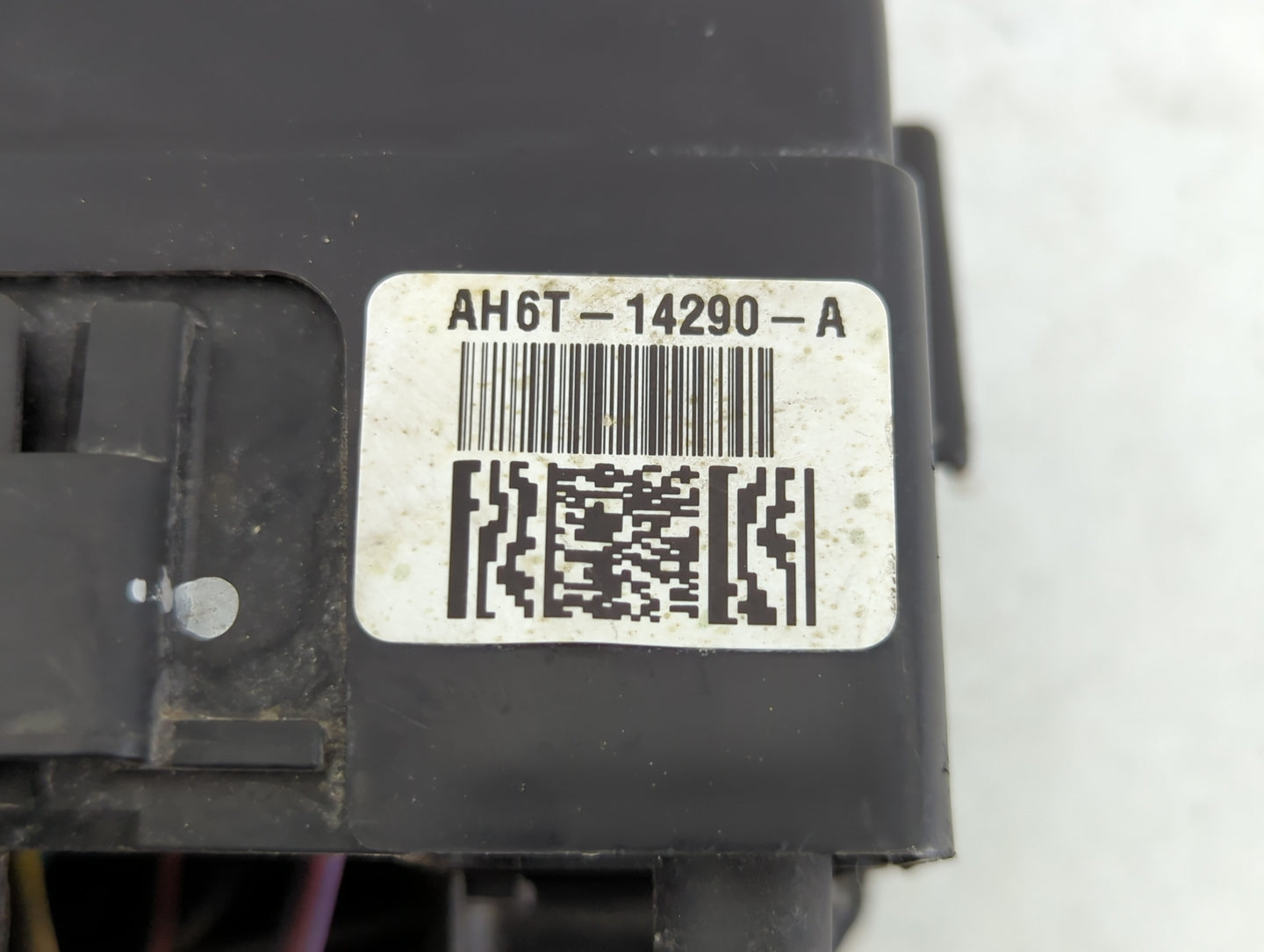 2007-2010 Lincoln Mkz Fusebox Fuse Box Panel Relay Module P/N:AH6T-14290-A 7H6T-14290-A Fits Fits 2007 2008 2009 2010 OEM Us