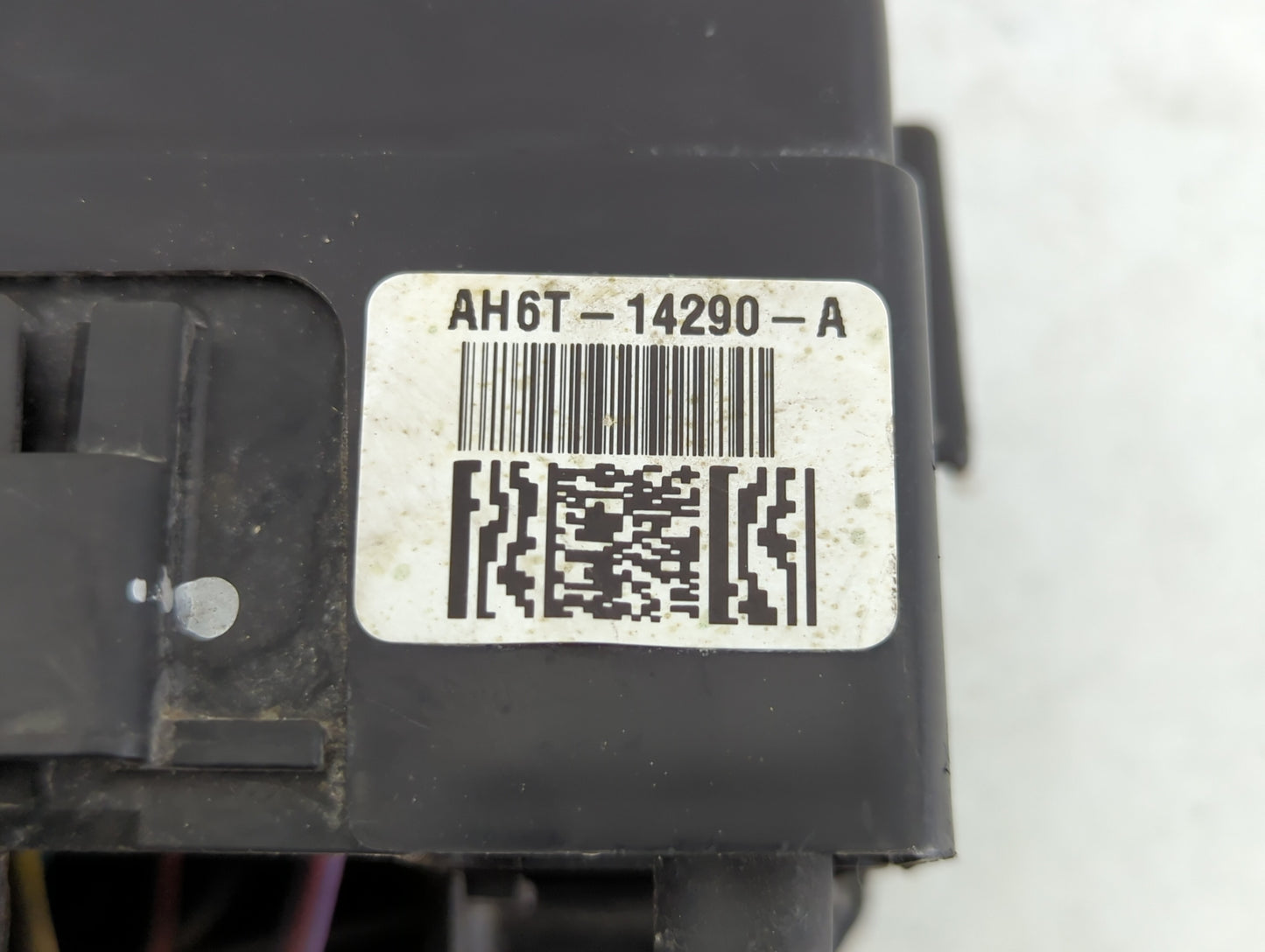 2007-2010 Lincoln Mkz Fusebox Fuse Box Panel Relay Module P/N:AH6T-14290-A 7H6T-14290-A Fits Fits 2007 2008 2009 2010 OEM Us