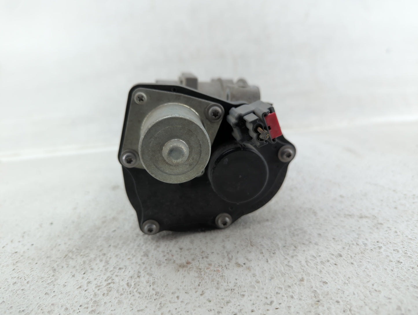 2009 Lincoln Navigator Throttle Body P/N:8L3E-9F991-BA Fits OEM Used Auto Parts - Oemusedautoparts1.com