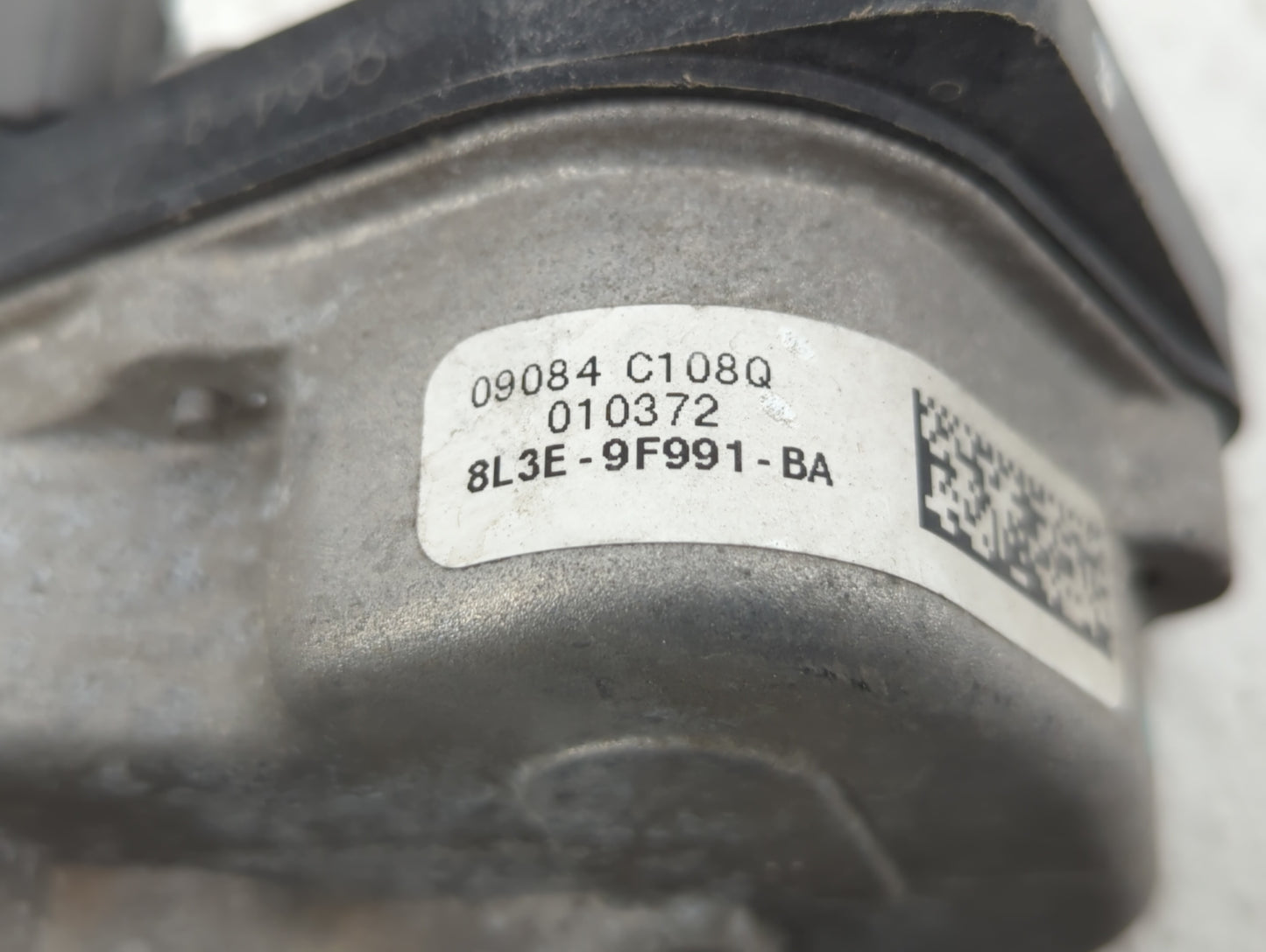 2009 Lincoln Navigator Throttle Body P/N:8L3E-9F991-BA Fits OEM Used Auto Parts - Oemusedautoparts1.com