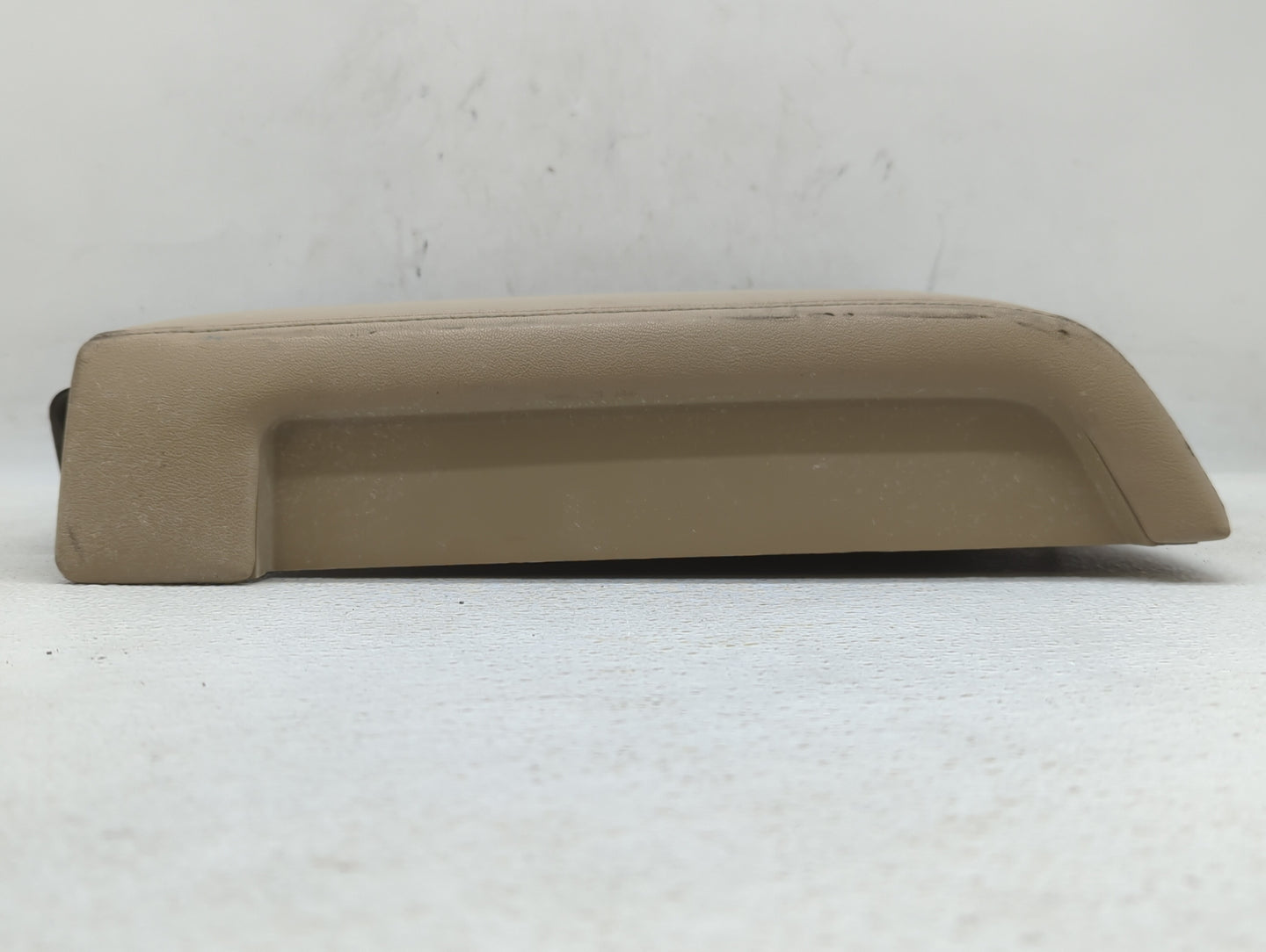 2009 Lincoln Navigator Center Console Armrest Cover Lid - Oemusedautoparts1.com