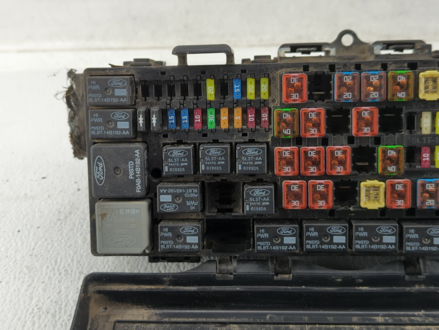 2009 Lincoln Navigator Fusebox Fuse Box Panel Relay Module P/N:9L1T-14A003-BA Fits OEM Used Auto Parts - Oemusedautoparts1.c