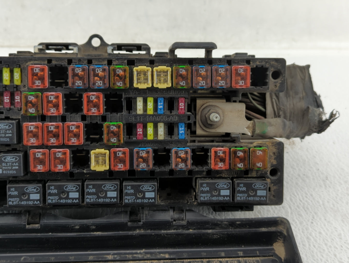 2009 Lincoln Navigator Fusebox Fuse Box Panel Relay Module P/N:9L1T-14A003-BA Fits OEM Used Auto Parts - Oemusedautoparts1.c