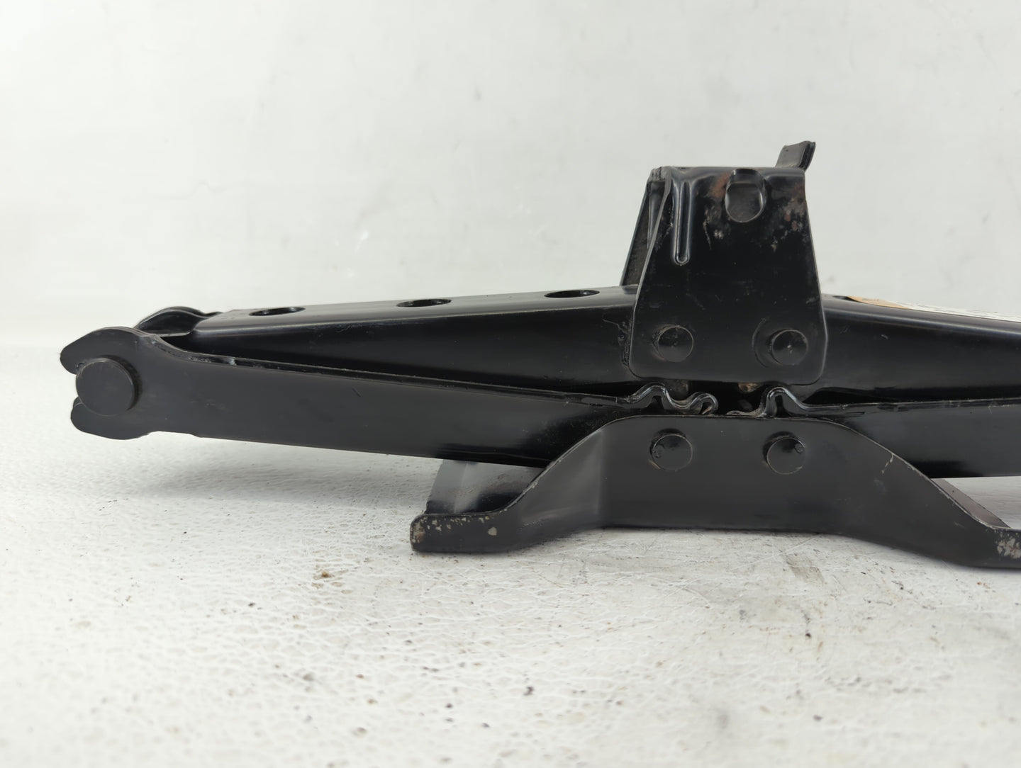 2009 Lincoln Navigator Spare Scissor Car Jack 536743 - Oemusedautoparts1.com