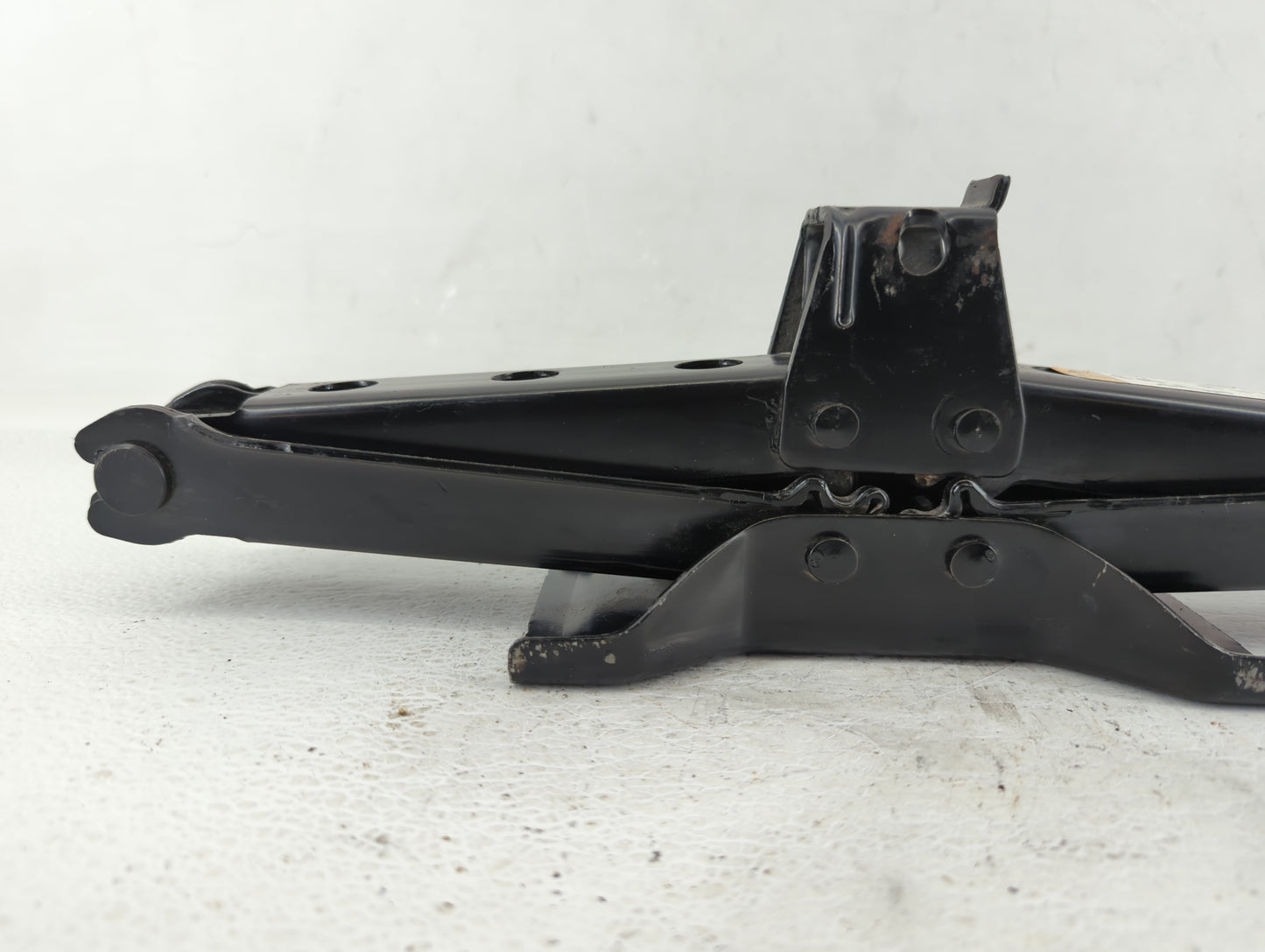 2009 Lincoln Navigator Spare Scissor Car Jack 536743 - Oemusedautoparts1.com