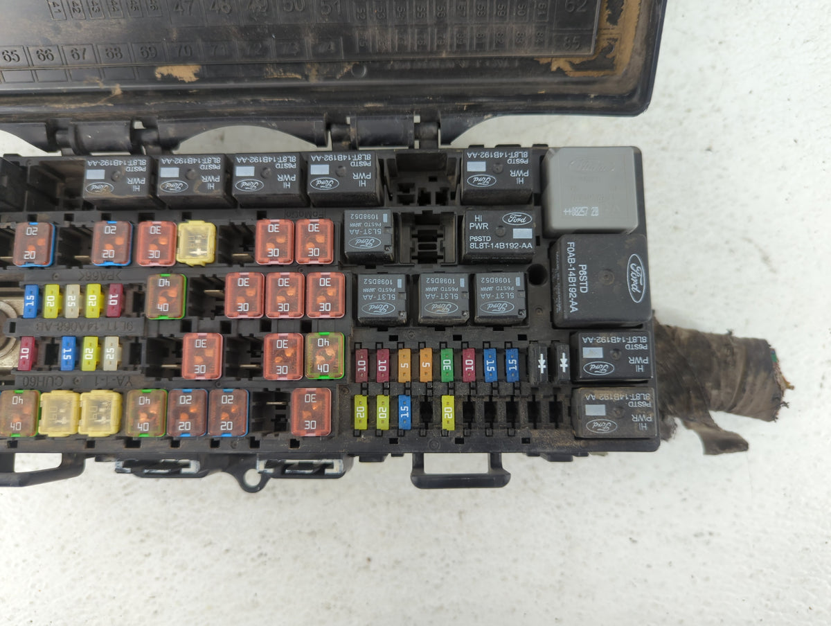 2009 Lincoln Navigator Fusebox Fuse Box Panel Relay Module P/N:9L1T-14A003 Fits Fits 2010 2011 2012 2013 2014 OEM Used Auto 