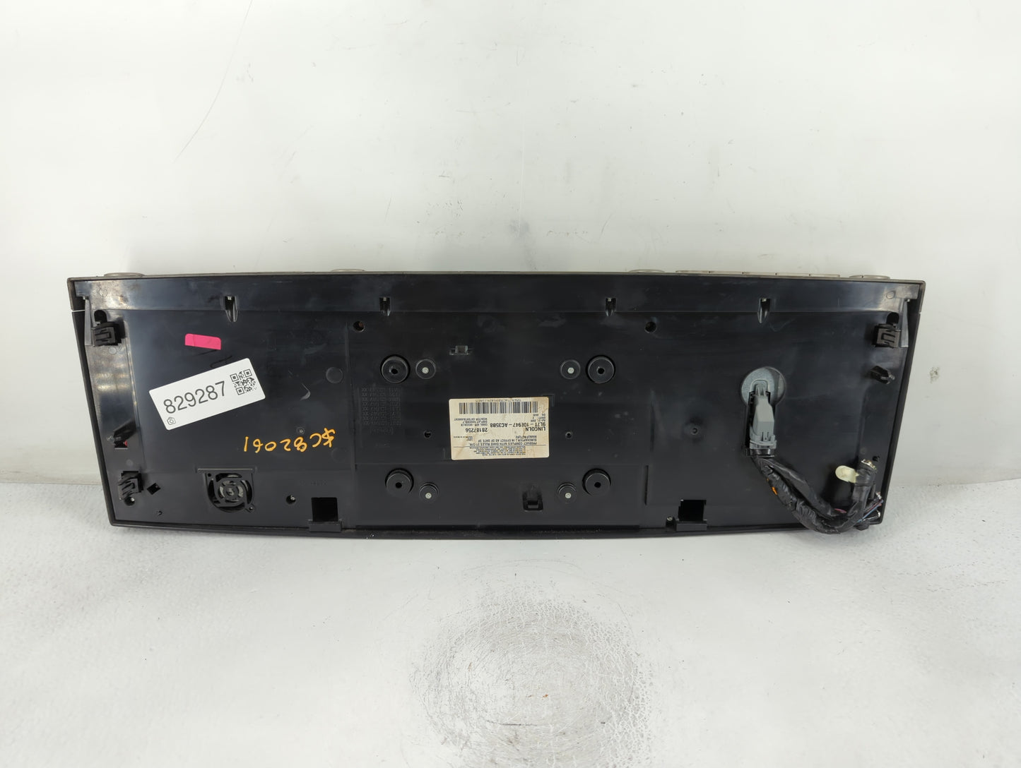2009 Lincoln Navigator Information Display Screen - Oemusedautoparts1.com