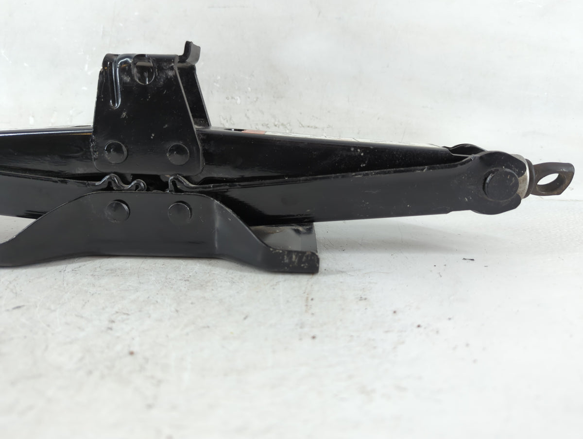 2009 Lincoln Navigator Spare Scissor Car Jack 941513 - Oemusedautoparts1.com