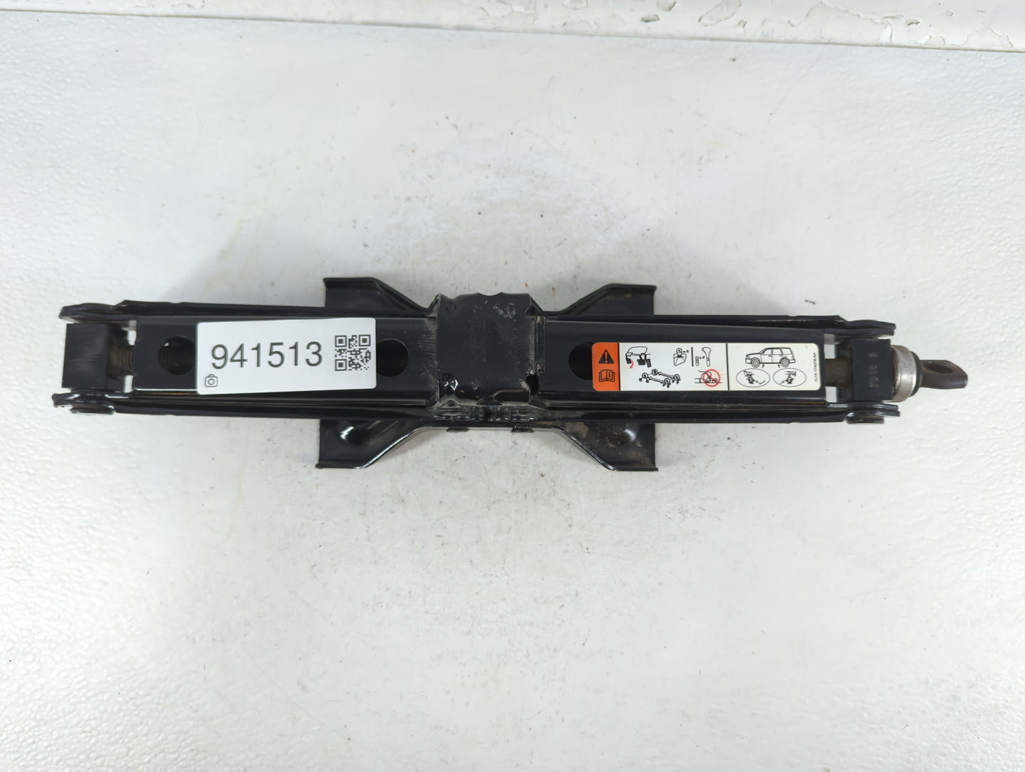 2009 Lincoln Navigator Spare Scissor Car Jack 941513 - Oemusedautoparts1.com