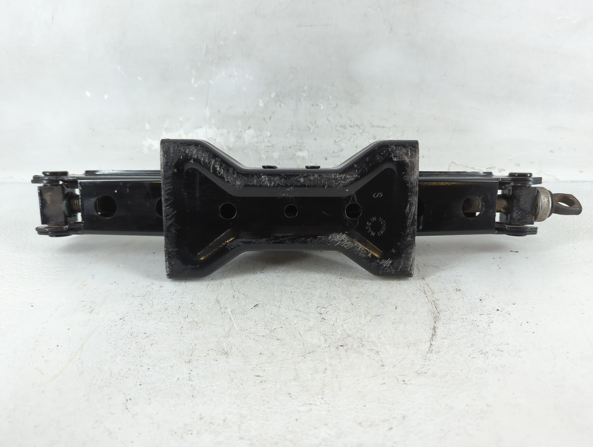 2009 Lincoln Navigator Spare Scissor Car Jack 941513 - Oemusedautoparts1.com